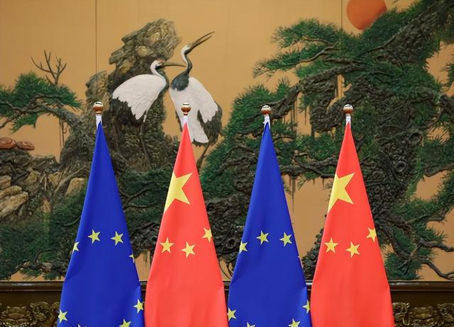 马克龙拒不接受中国反制，紧急要求欧盟27国一致对华