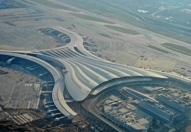 广州白云机场T3亮相，为什么大家都觉得像“甲虫”？