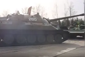 苏联传奇IS-7坦克，前代车曾把英国逼疯，如今全球仅有一辆能动图片