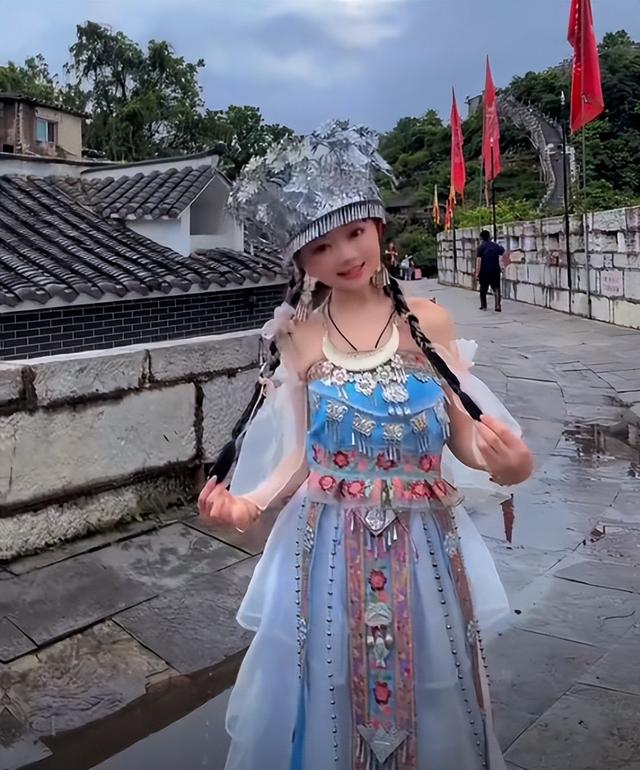 1米3袖珍美女：嫁1米48男孩，婚后丈夫奇迹长高，最终不欢而散