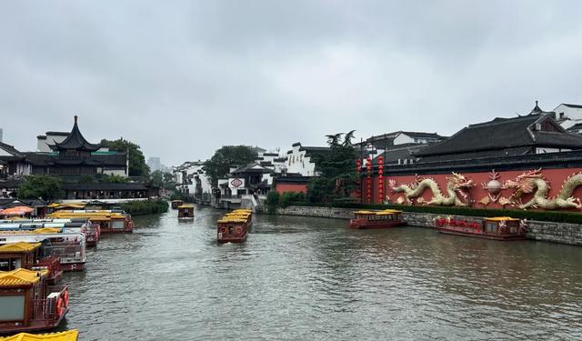 2025国庆游客排名前10城市！
