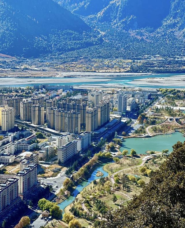 西藏6个地级市，那曲海拔高，林芝和昌都像南方，拉萨第一大城市
