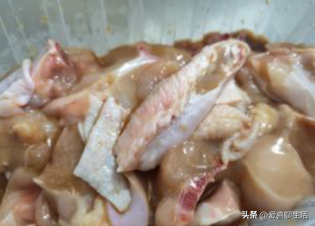 柴火鸡的制作方法和配料！鲜香入味特别好吃，手残党也能轻松驾驭