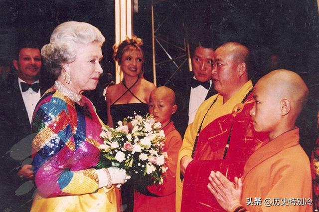 少林寺现状：入口警察排查，方丈室全方位封锁，释永信石碑被遮挡