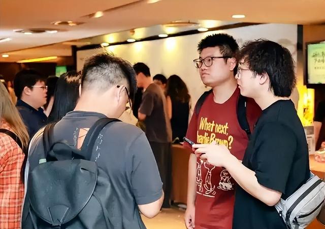 突破产能瓶颈！10人45天造AI漫剧奇迹，他们是如何做到的？