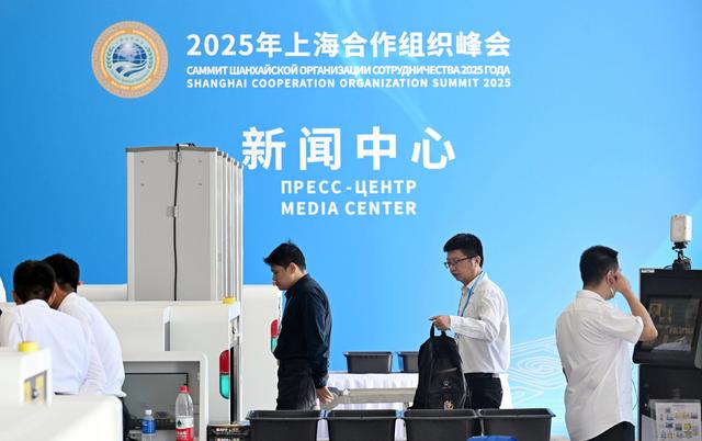 首个放弃出席93阅兵的国家出现，总统向中国致歉：正寻求解决方案