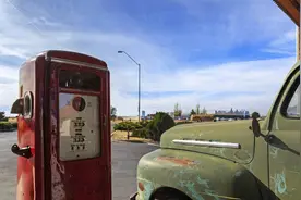 柴油车油箱里加一点儿汽油会预防柴油凝结，是真的吗？图片