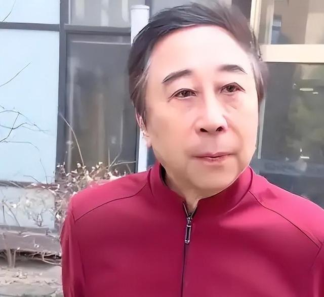 闫学晶没想到，2026年刚开年	，老搭档冯巩就给自己上了生动一课