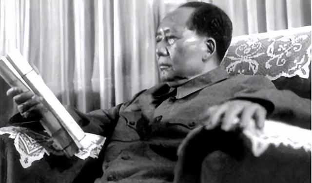 为什么毛泽东不允许英雄纪念碑碑文中提及“中国共产党”？