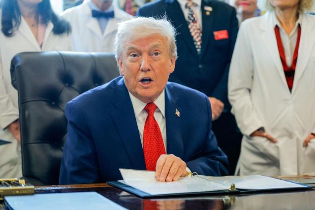 委内瑞拉深夜打电话到北京，该不该帮呢？王毅外长三句话斩钉截铁