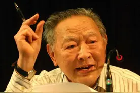 给宝剑起名字只服梁羽生，梁羽生笔下的十大名剑，金庸也写不出来图片