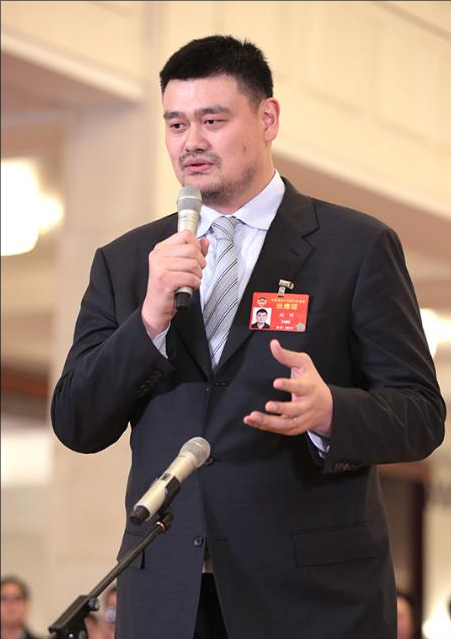 4亿换一个梦，“辞职”篮协主席的姚明，已经走上了另一条路