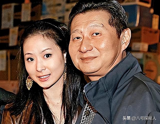 包养情人无数，娶初中同学女儿为妻，玩老婆闺蜜，嗜色如命的富豪