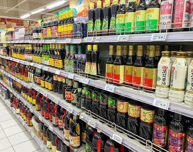 代工厂关停，亏60亿，老板一家三口成老赖，“酱油大王”彻底凉凉