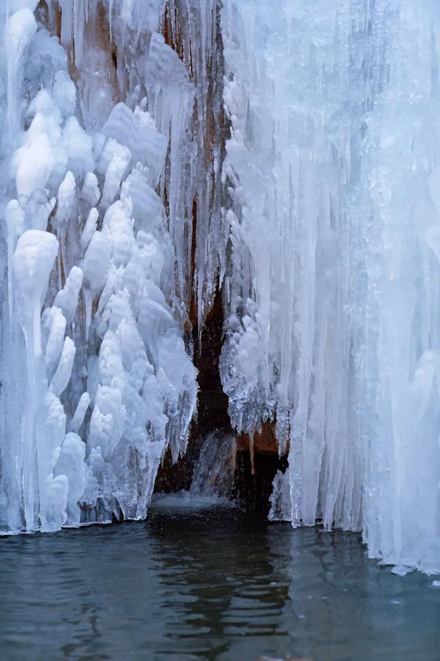陇南，在冰瀑与雪野之间。