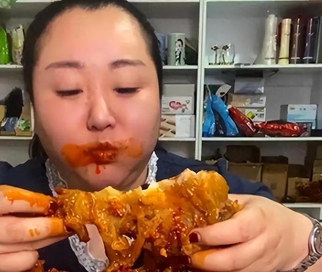 “女吃播三巨头”现状：脸像骷髅、摘除味觉神经，有人已立好遗嘱