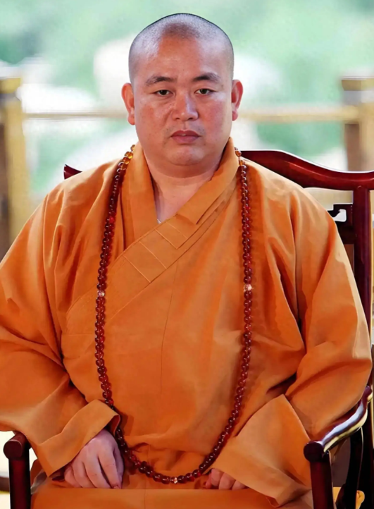 上梁不正下梁歪！他举报释永信，年收入超3.78亿	，妻子是小三上位