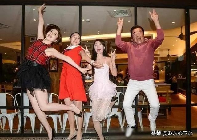 “6个老婆”同住一屋，每人每月7万零花钱，71岁又娶第七房小娇妻