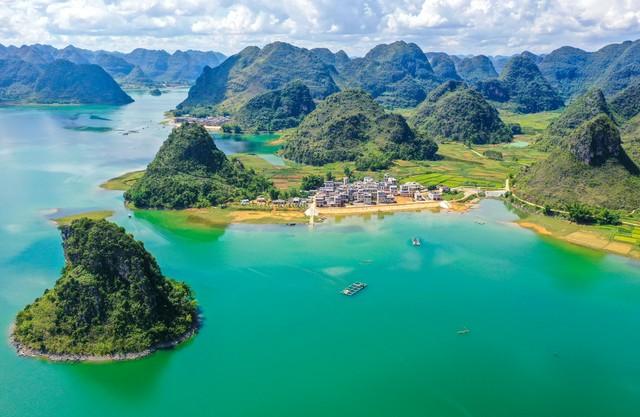 青山绿水，人间至美的财富诗章