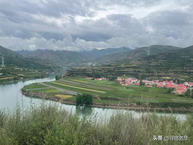细雨蒙蒙中的临洮海甸峡