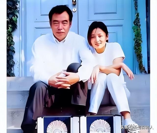 长得太美被导演占为己有，4年后生下大明星儿子，17岁就成男一号