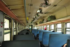 美呆了，以后坐绿皮火车有福了图片