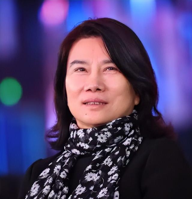 被停职审查、转移资产、搞办公室恋情，董明珠身上标签哪个是真的