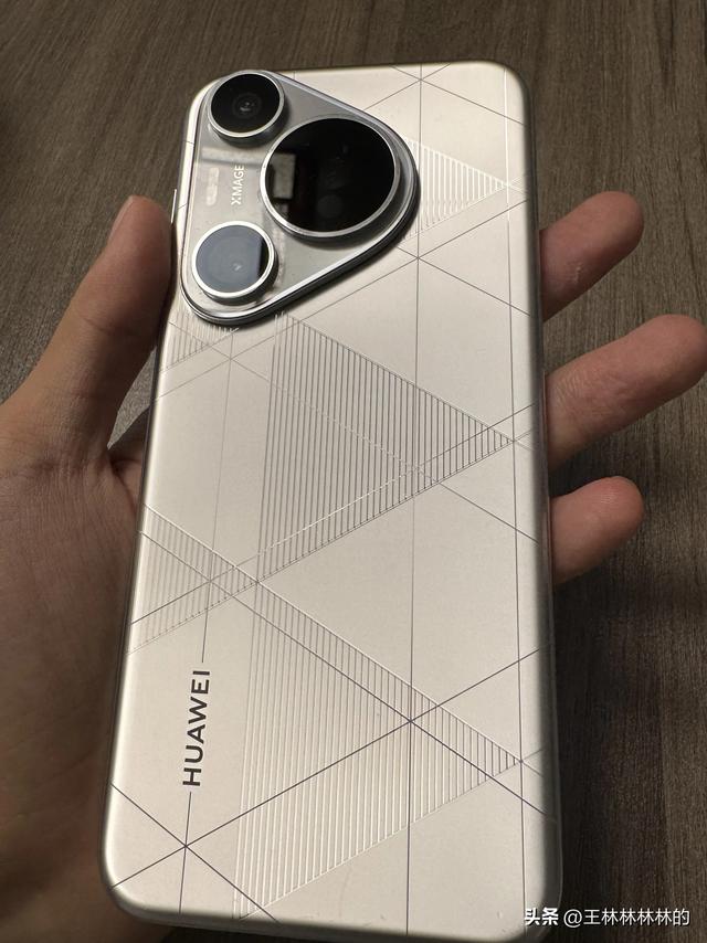 华为Pura70 Pro+有首发入手的小伙伴吗？你们现在还在用吗？