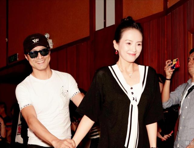 间隔不到2小时，章子怡、汪峰先后发文	，网友：终究是森林北输了