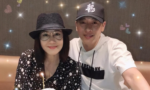 夫妻俩为了不变老，坚持31年不吃肉不生子，如今59岁近照不敢认