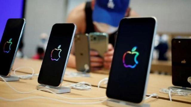 苹果再次妥协，iPhone 12 迎来专属 iOS 更新
