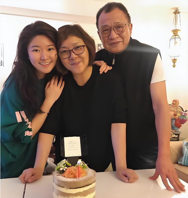 老戏骨许绍雄去世，豪门公子甘当绿叶，76年人生成就欢喜哥传奇