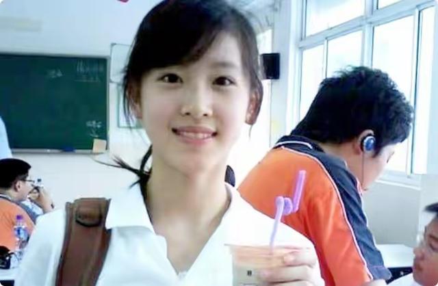 这次，在自嘲老婆面前没自信的刘强东身上，暴露了老夫老妻的尴尬