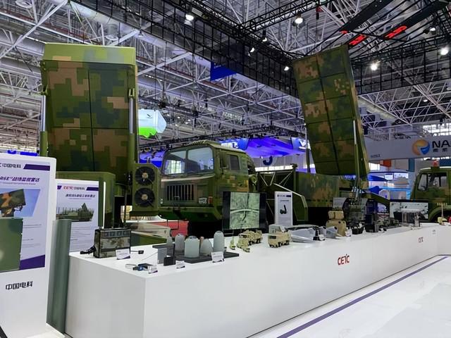 北京大阅兵后，外媒收到最新情报，美国为中国准备了12个秘密武器