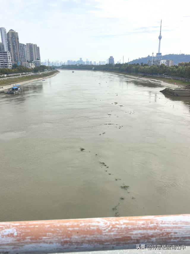 环长江(内环)骑行观光的路线与趣味:一江秋光连天际，满城烟火…