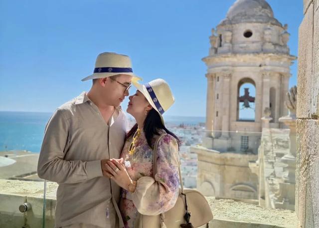结婚第8年的“二人旅行”：西班牙古城看海、苏格兰庄园找浪漫…