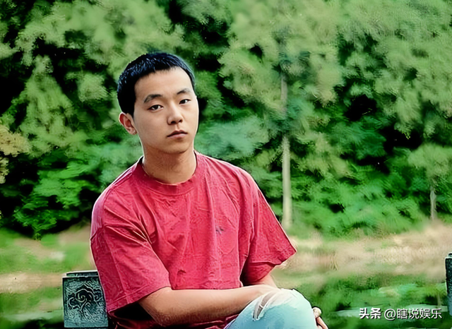 王菲前夫窦唯，潦倒落魄只是表象，北京二环四合院才是真底气！