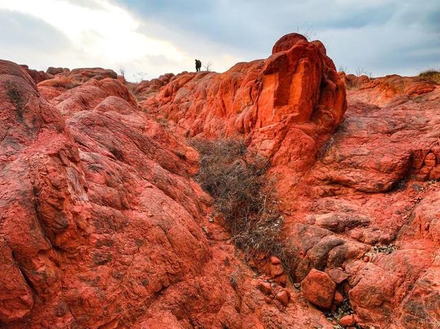 明光这片红石滩，美到让相机发烫