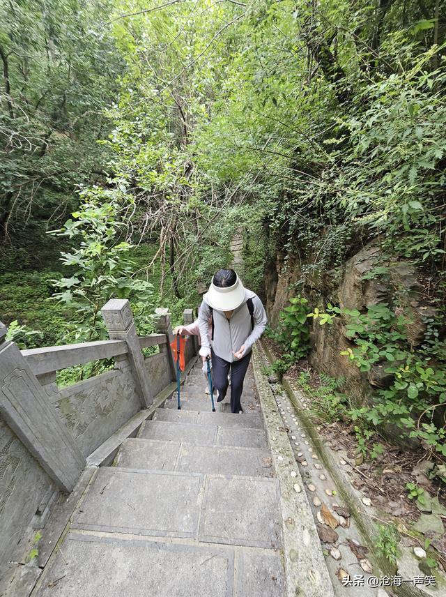 大山深处的路，悠长的，漫长的，斜长的，直长的，无路不长！