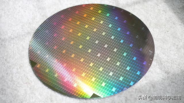 美国硬保英特尔：砸129亿救命钱！江河日下的芯片巨头能翻盘吗？