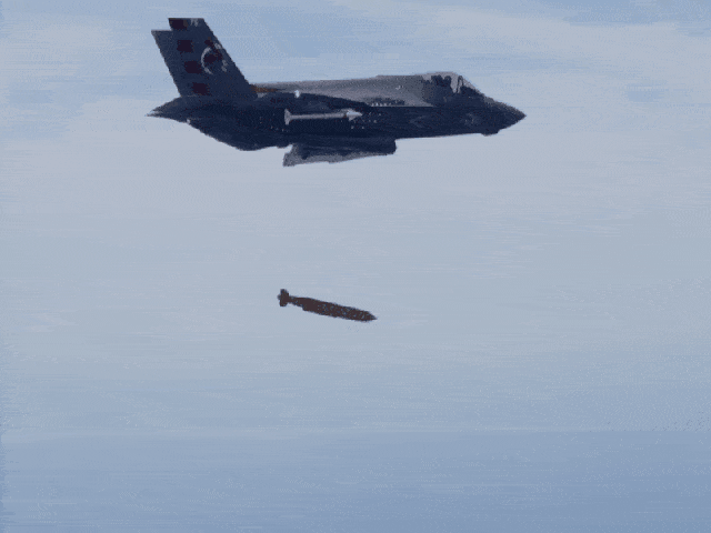 俄军战场大杀器！乌军精锐损失惨重，前线士兵仅能存活4个小时！