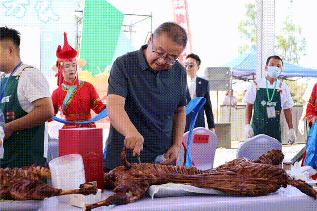 一起“购购购”！2025年达拉特旗“惠聚响沙湾 购助千万家”消费帮扶助农周活动启动→