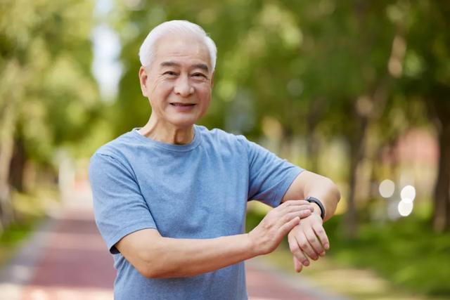 游遍半个中国才懂:退休老人追啥远方?这才是真正归宿!