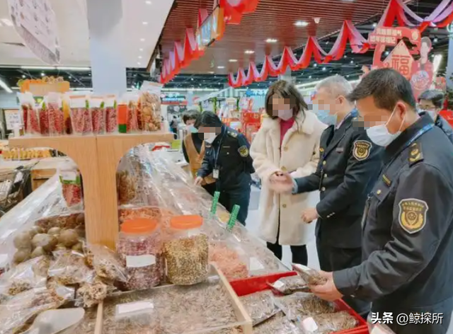 几乎全是假货！利润高达2400%，为何消费者还前赴后继争相购买？