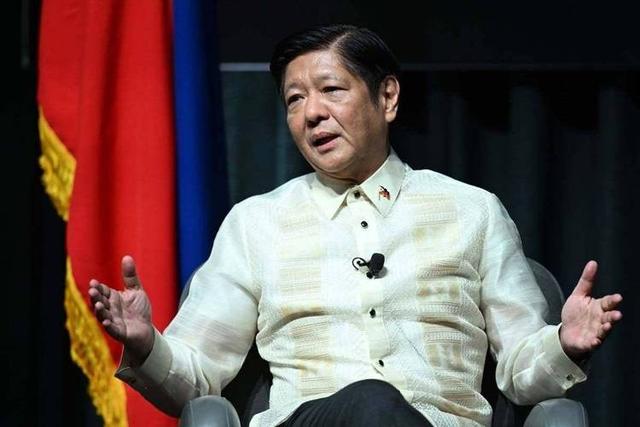 突发，两船只剩下100米就相撞，中国海警安全遭到威胁，菲律宾正加速“乌克兰化”？