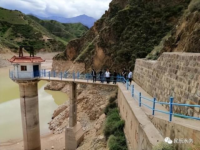 内蒙镫口扬水灌域今昔（上）