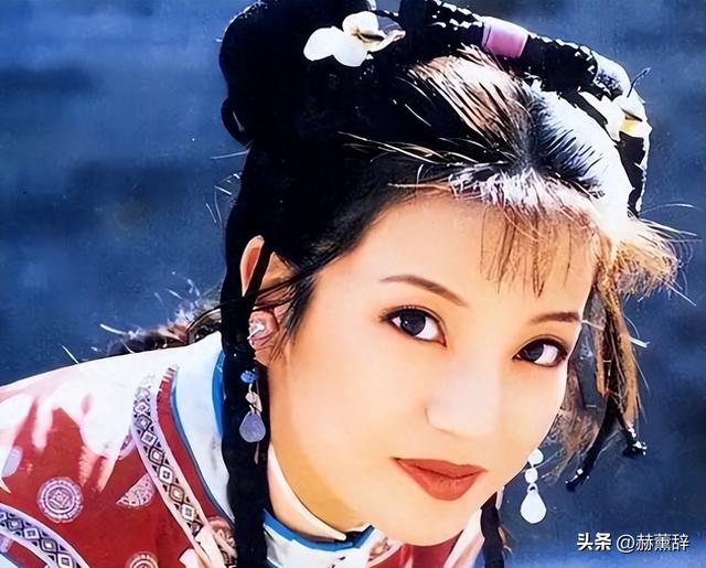 不顾形象亲日辱华，野心勃勃的赵薇露出真面目后，如今下场有多惨