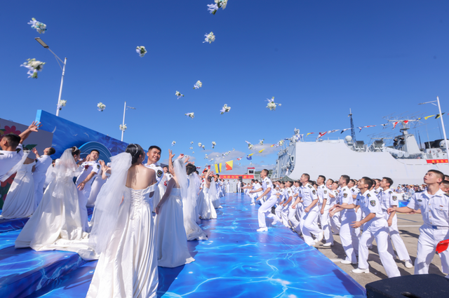 官宣喜讯：他们结婚了，全网祝福