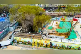 泉城广场西入口搭建临时便桥 将建地下通道连通两景点图片