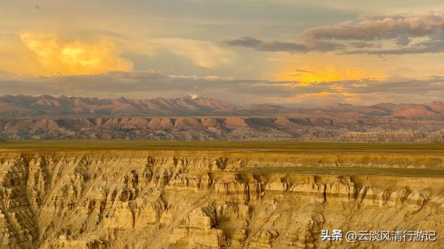 玛琅峡谷，札达土林最佳观赏点之一，有绝佳的日出日落和星空银河